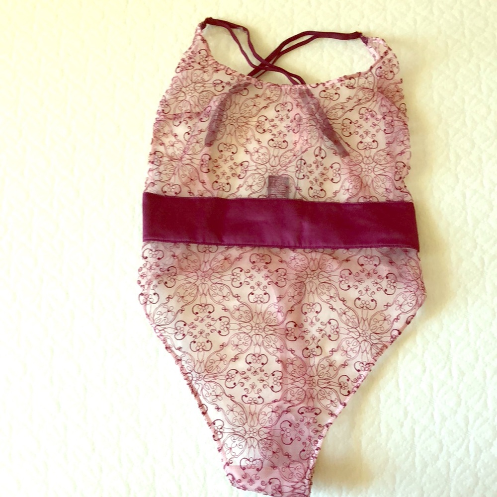 New Victoria Secret Lingerie ( XS) Burgundy/Pink